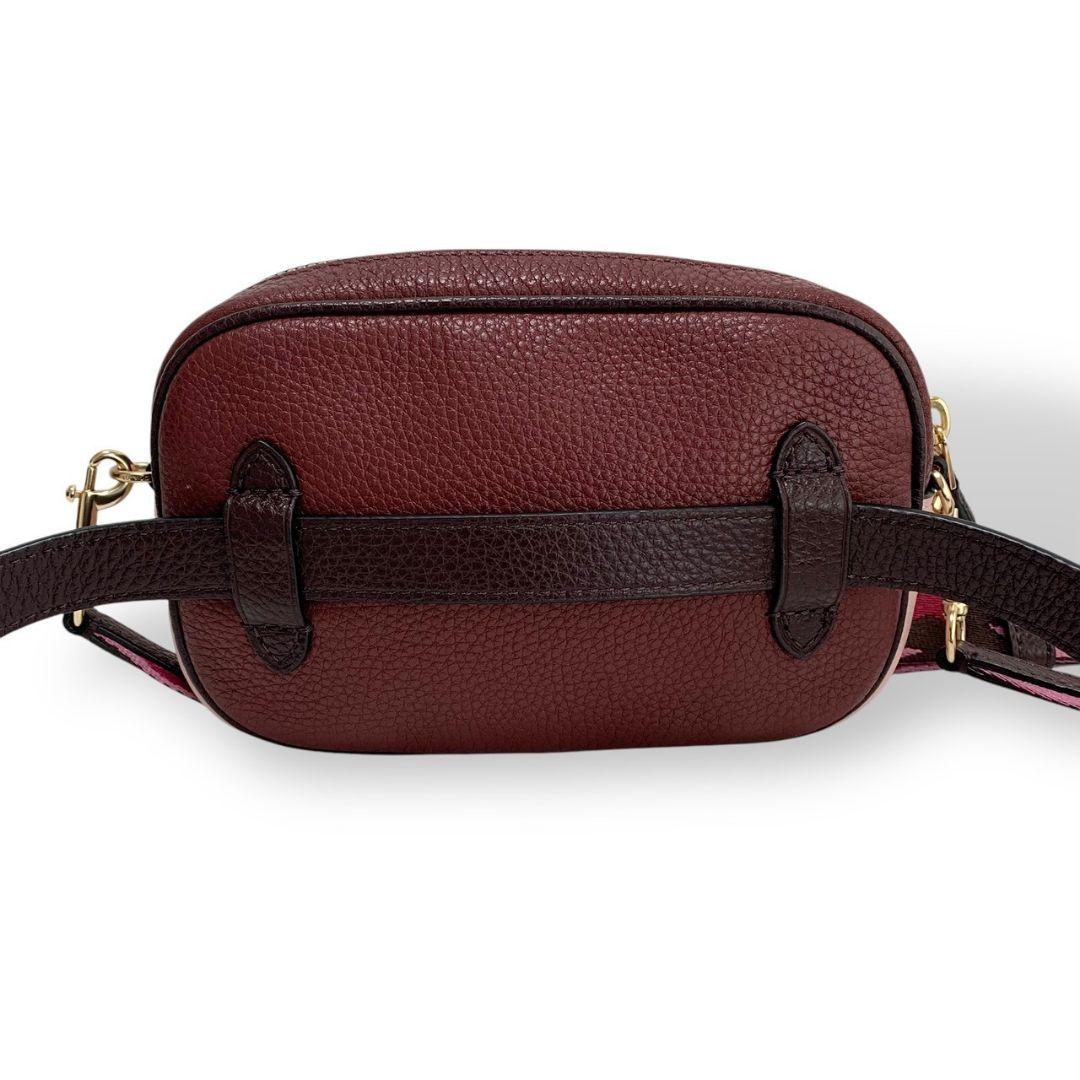 美品　コーチ　ショルダーバッグ　ボディバッグ斜めがけ　レザー　ゴールド金具