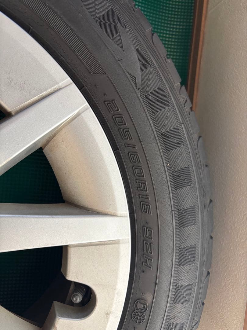 プリウスα 純正　ホイール　16インチ　手渡しのみ