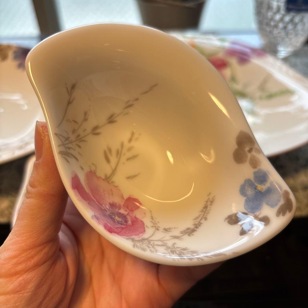 ビレロイ&ボッホ　マリフルールランチセット　花柄　グラス付き　未使用箱あり　食器