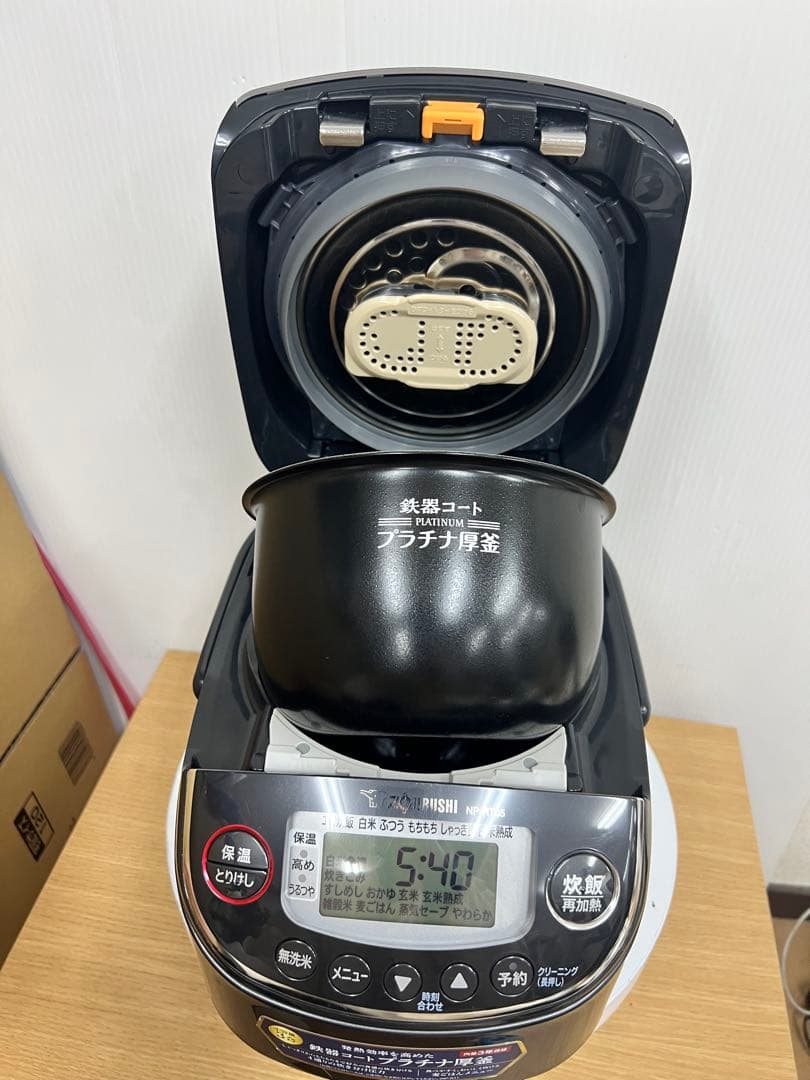 象印 IH炊飯器 NP-RT05（3合炊き）プラチナ厚釜／ブラック 2024年製