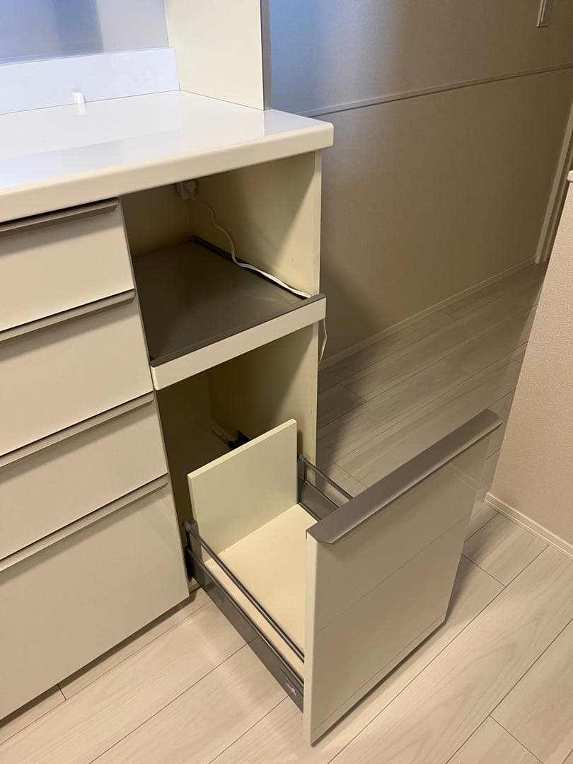 【値下げしました！】パモウナ　食器棚1400