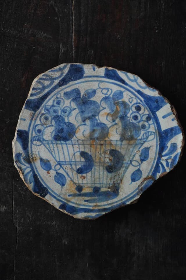 17世紀オランダ ダッチマジョリカ 藍絵ザクロ文皿 デルフト陶片 アンティーク