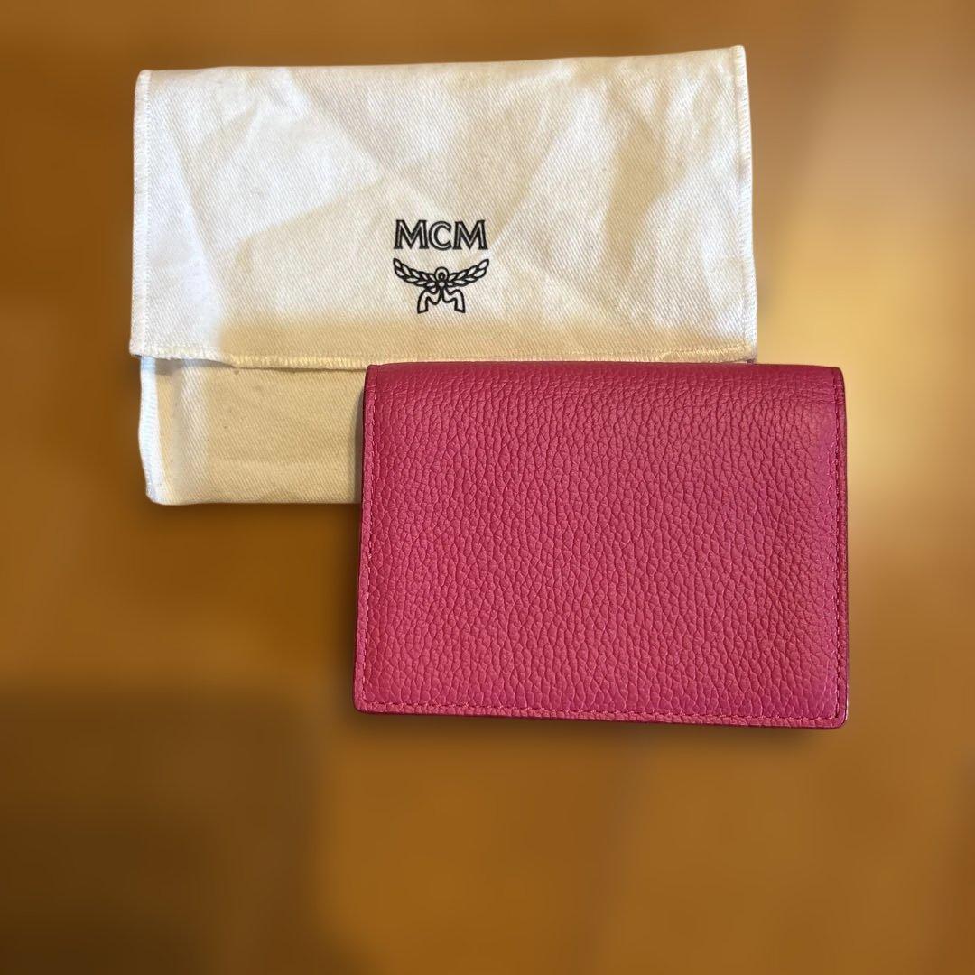 MCM ピンクレザー名刺入れ