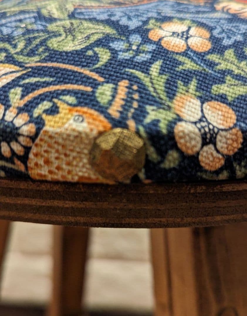 ウィリアムモリス　チェスト　丸椅子　ラウンドスツール　木製チェア　木製椅子