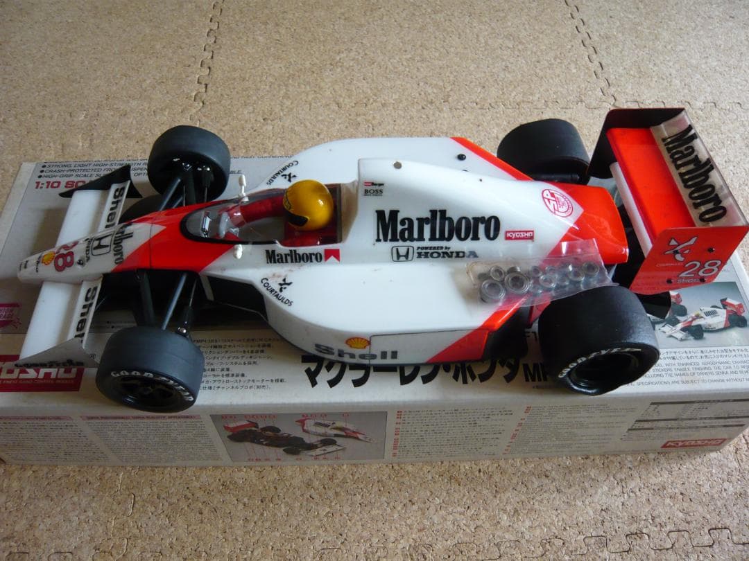 u*f様 KYOSHO マクラーレン・ホンダMP4/5B　F1レーサー　1/10