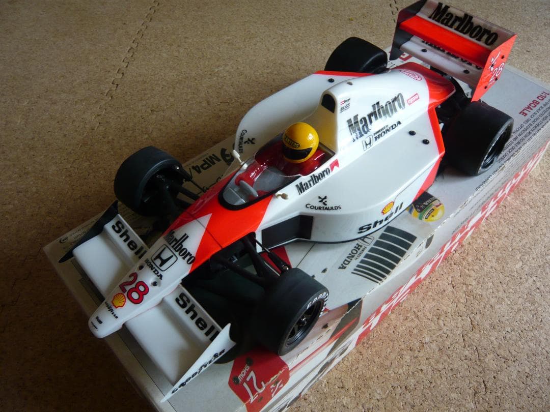 u*f様 KYOSHO マクラーレン・ホンダMP4/5B　F1レーサー　1/10