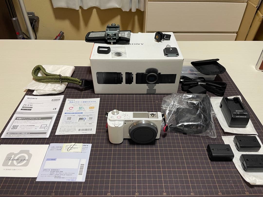 SONY ミラーレス一眼カメラ VLOGCAM ZV-E10ホワイト