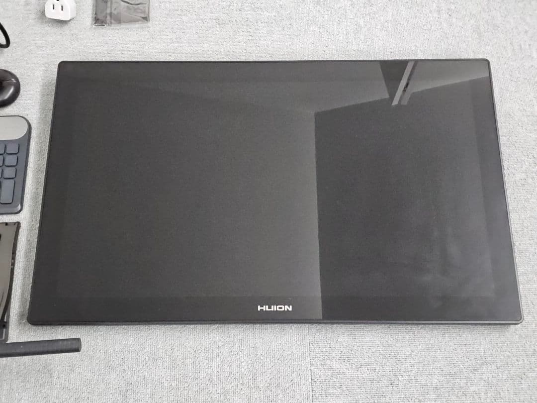 HUION KAMVAS Pro 24 (4K)フィルム・スタンド付き【液タブ】