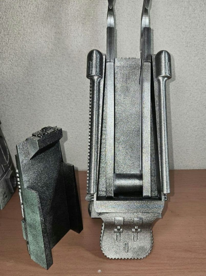 実物大　プレデター　　リストブレイドガントレット　レプリカ　エイリアン