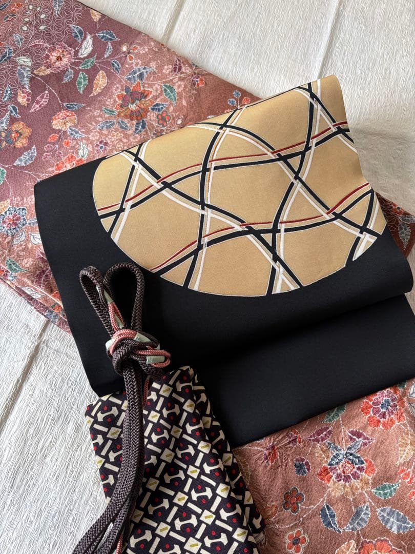 ❤️落ち着いた花文様　正絹縮緬小紋　超美品　新品畳紙付き