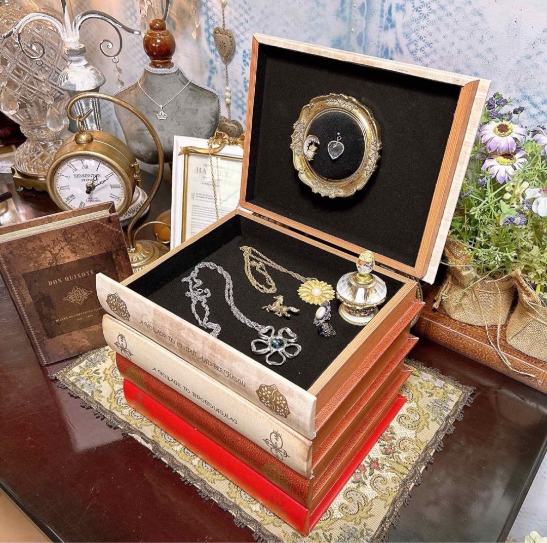 アンティークな部屋 Secret book（４段） アクセサリーボックス