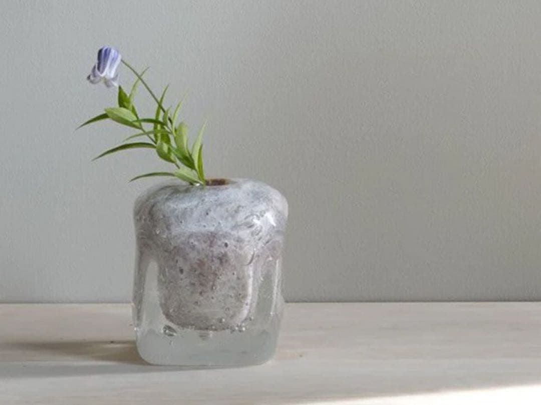 【⭐️稀少】赤紫色のガラス花瓶　ヘンリーディーン　ワインレッド