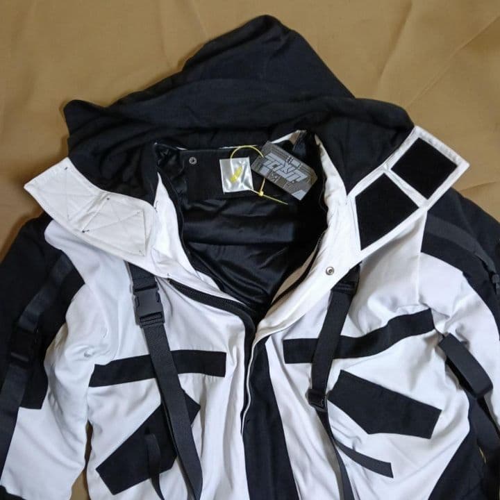 テロメリア バッグ付き コート F 黒 ボンデージ 男女兼用 74,800円