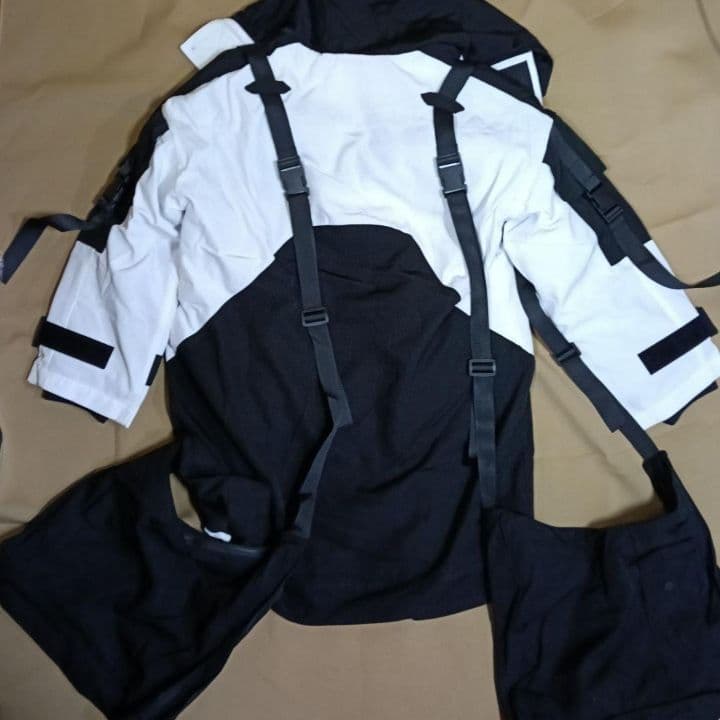 テロメリア バッグ付き コート F 黒 ボンデージ 男女兼用 74,800円