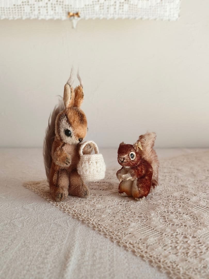 * vintage squirrel ♡ 可愛い おねだりリスさん