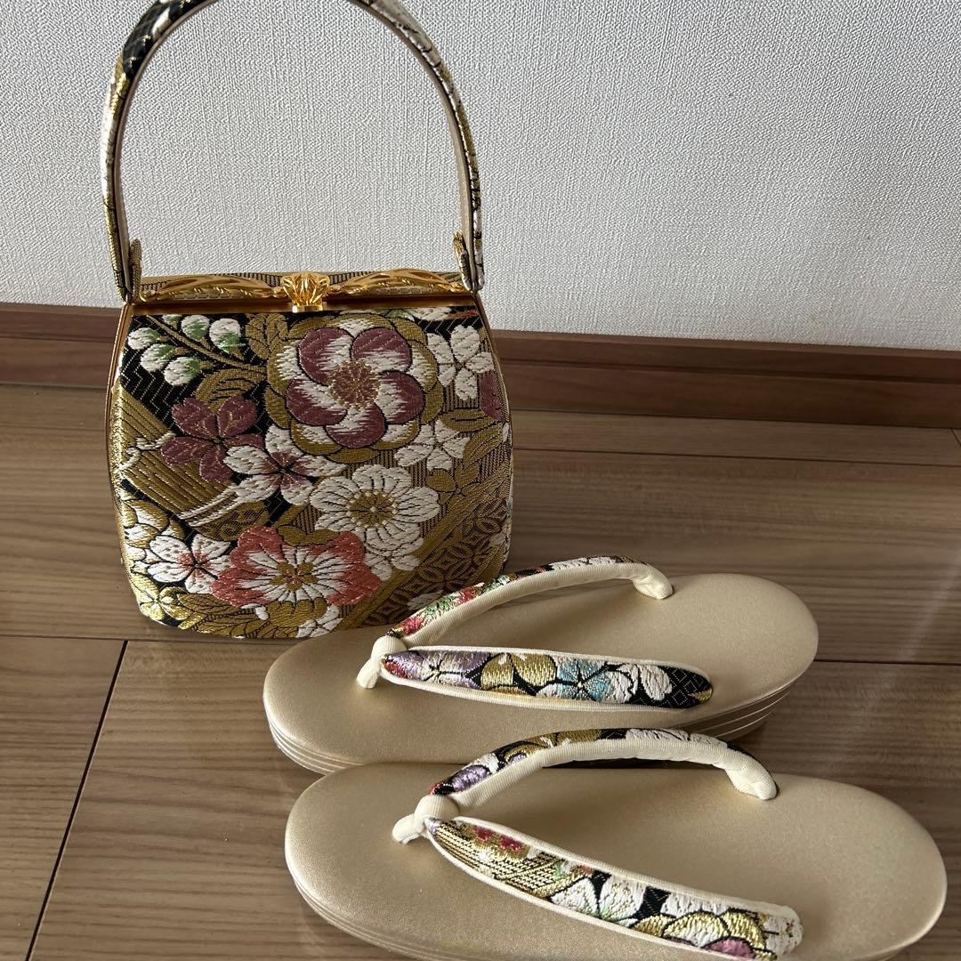 花柄刺繍の和装用バッグと草履セット