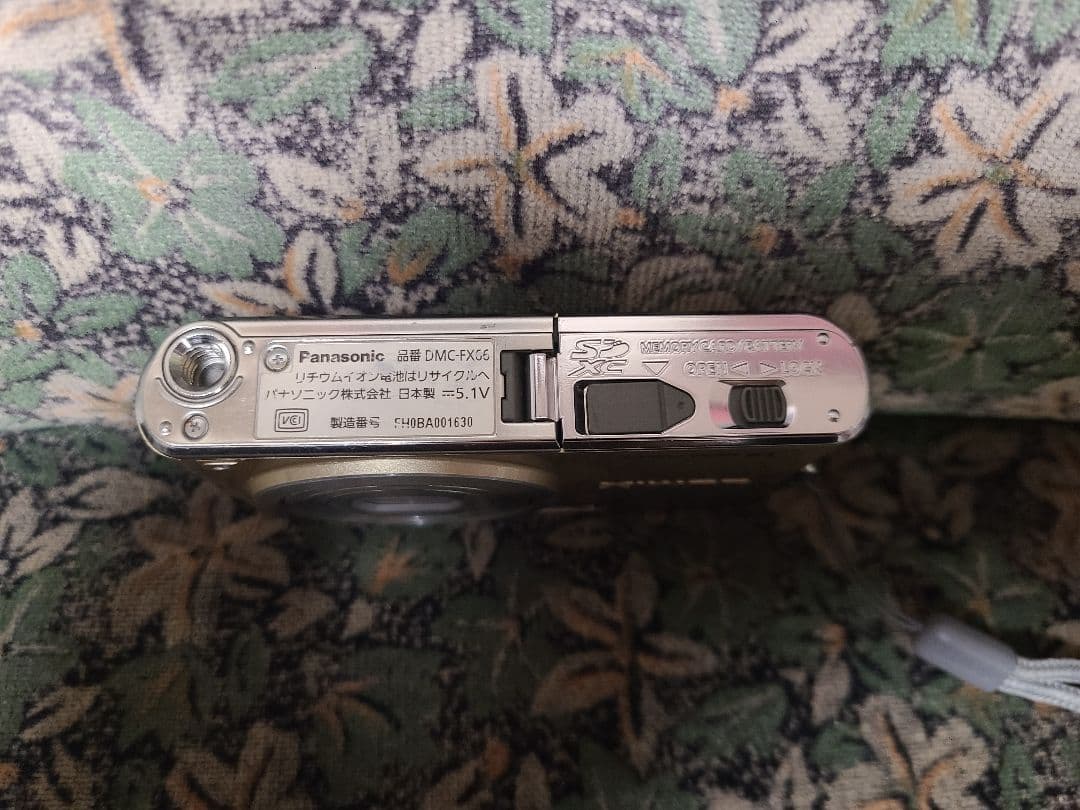 Panasonic LUMIX FX66 ゴールド