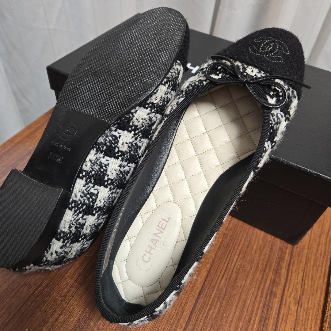CHANEL フラットシューズ 37.5 ブラック・ホワイト