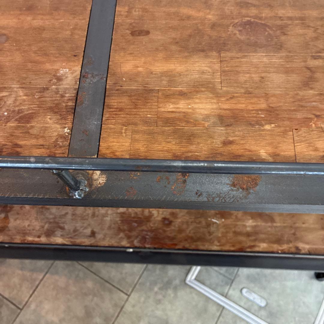 オープンシェルフ 木製と金属製