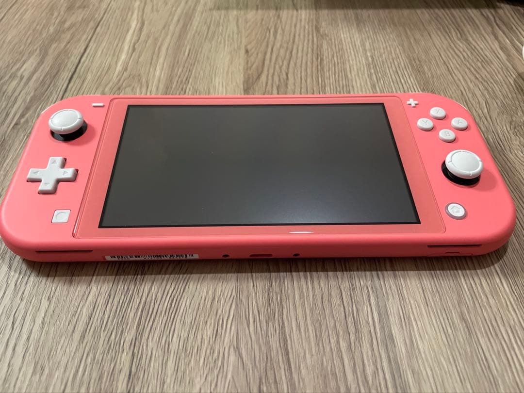 【美品】Nintendo Switch Lite コーラル 本体　アダプター付き