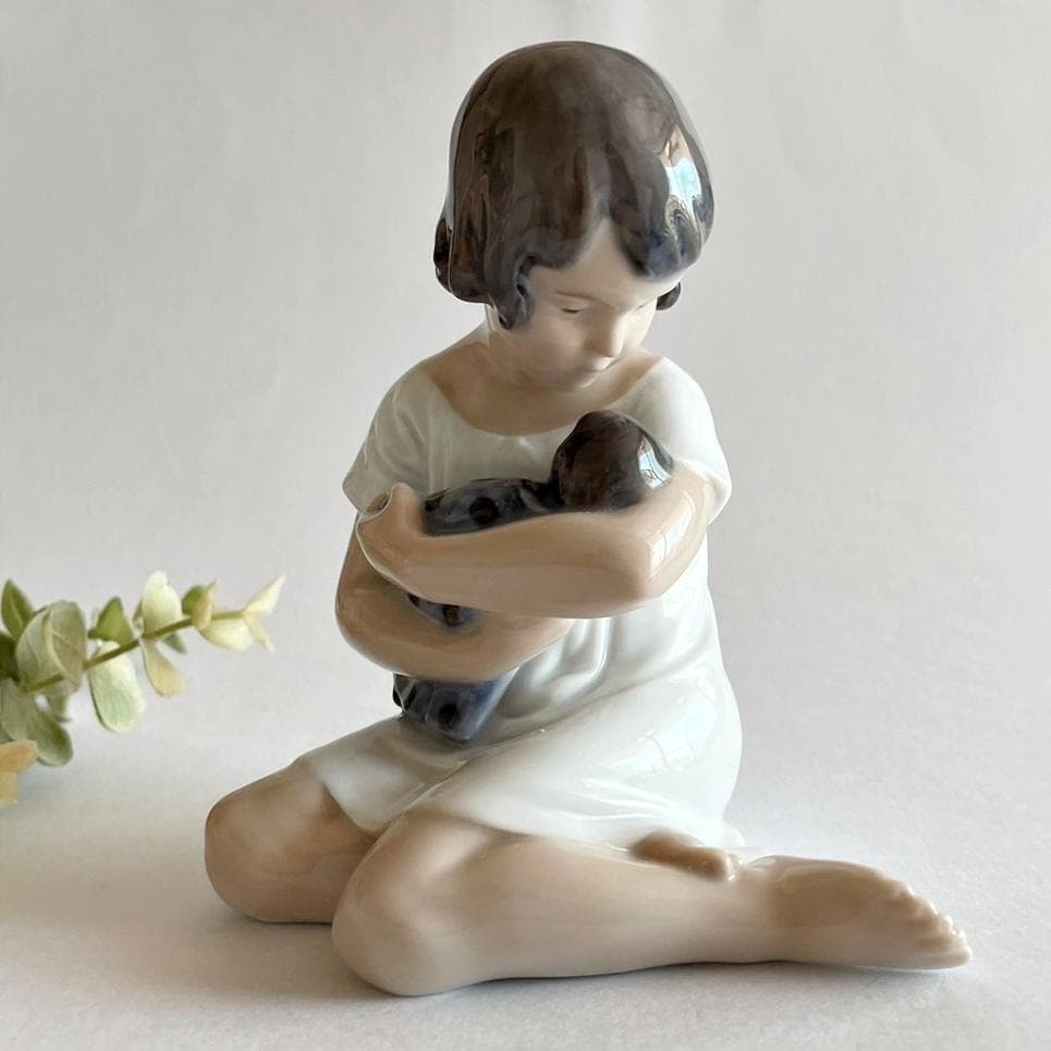ロイヤルコペンハーゲン 少女 人形 フィギュリン 廃盤品