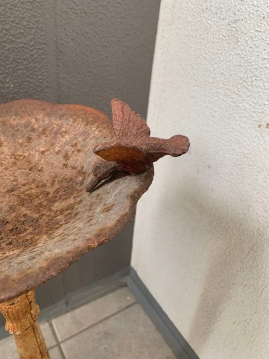 鉄製　スタンドトレー　オブジェ　置物　小物入れ　鳥モチーフ