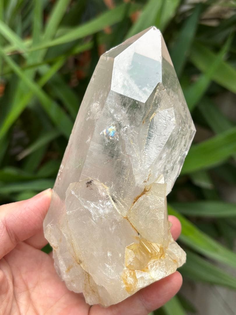 パキスタン　ハシュピ鉱山　クリアクォーツ太いポイント737g 波動強い　強パワー