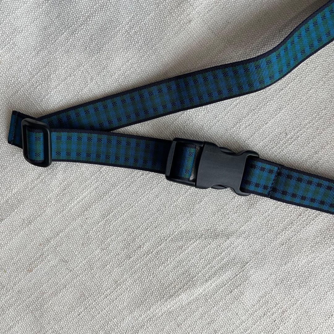 ファミリア　ボディバッグ　ネイビー