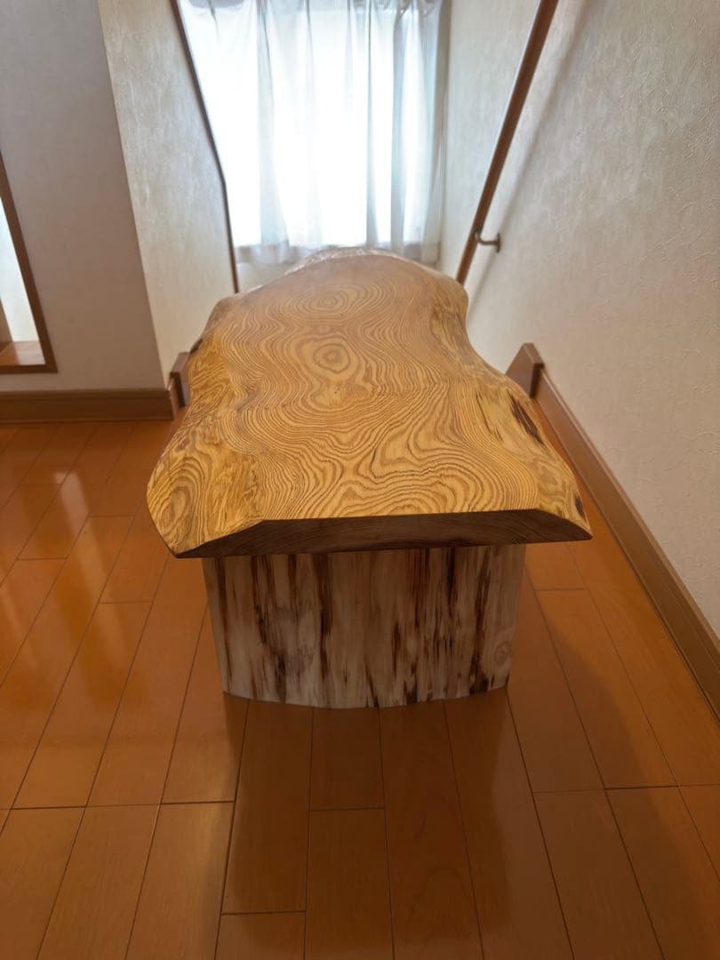 天然杉一枚板極美杢目、自然な曲線型センターテーブル 蜜蝋クリーム仕上げ‼️