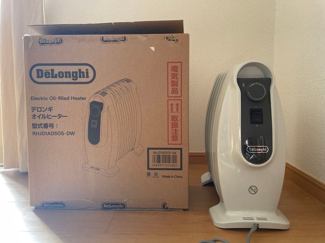 デロンギオイルヒーター RHJ01A050-DW 小型　3畳程度・脱衣所等