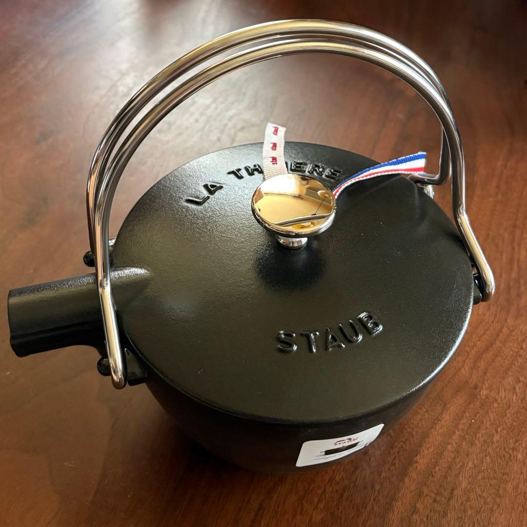 Staub ラウンド ティーポット ブラック