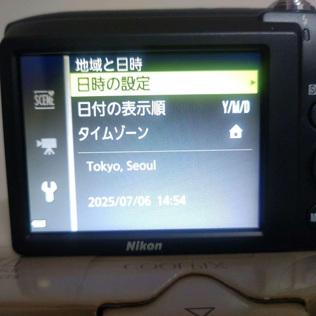 Nikon COOLPIX コンパクトデジタルカメラ シルバー