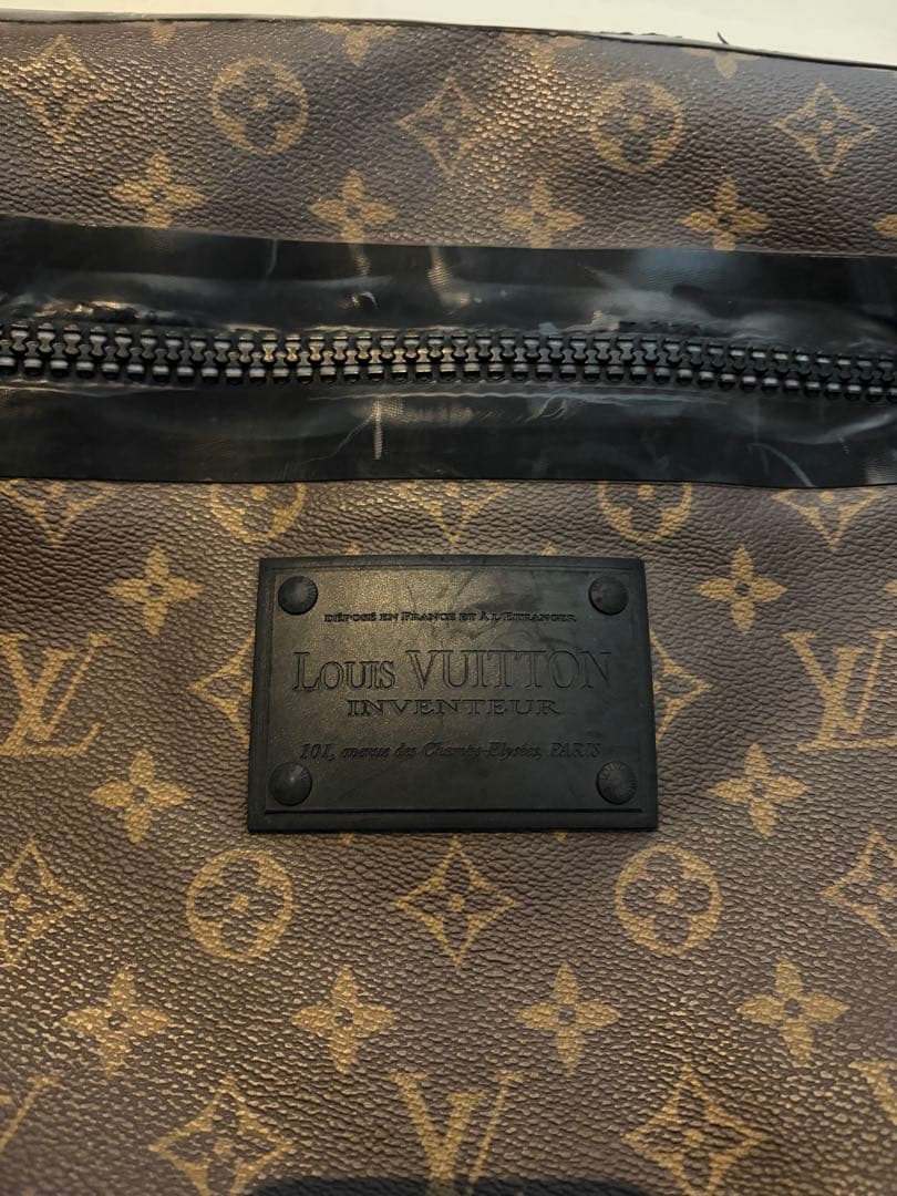 ルイヴィトン　ウォータープルーフメッセンジャー