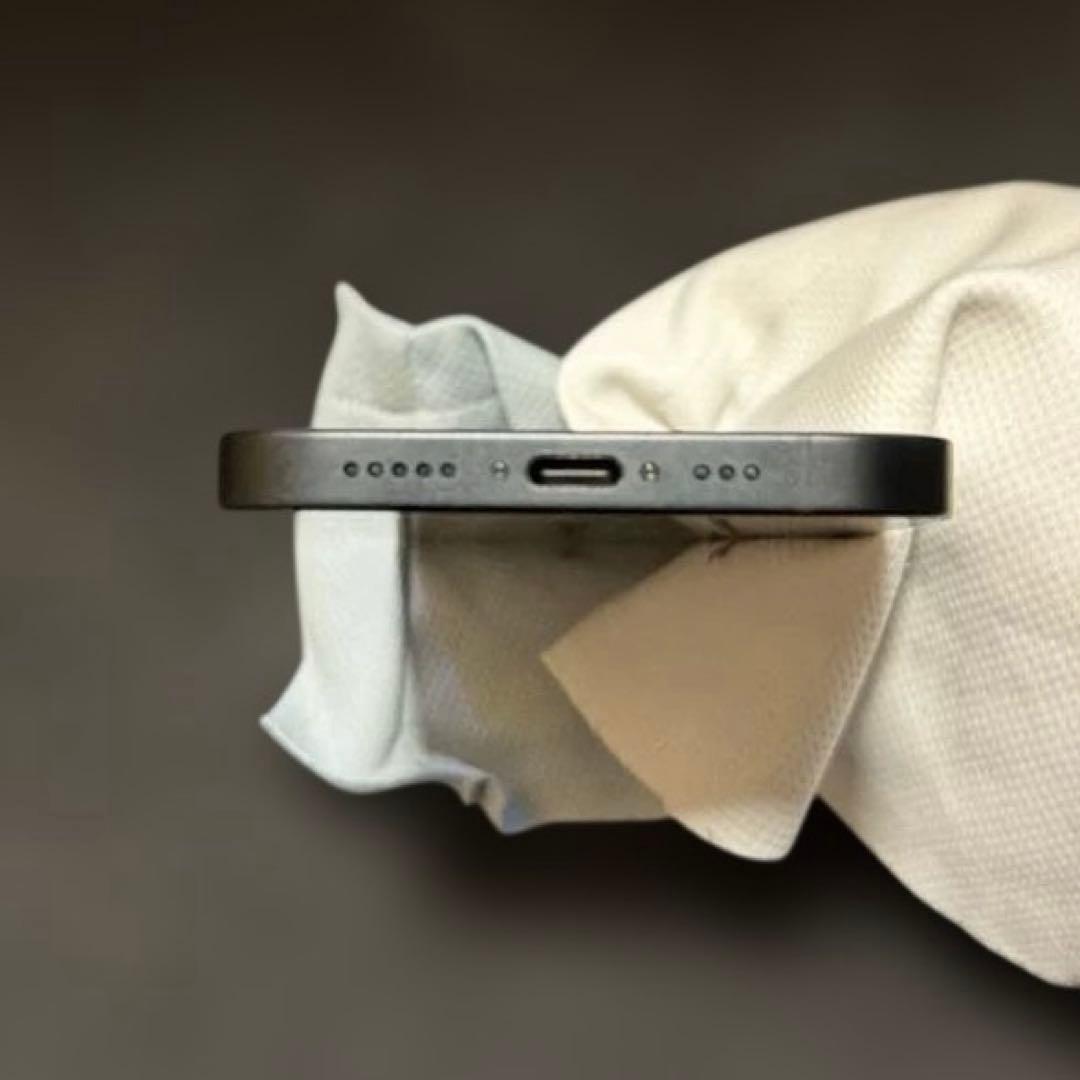 つく　iPhone16e 128GB simフリー