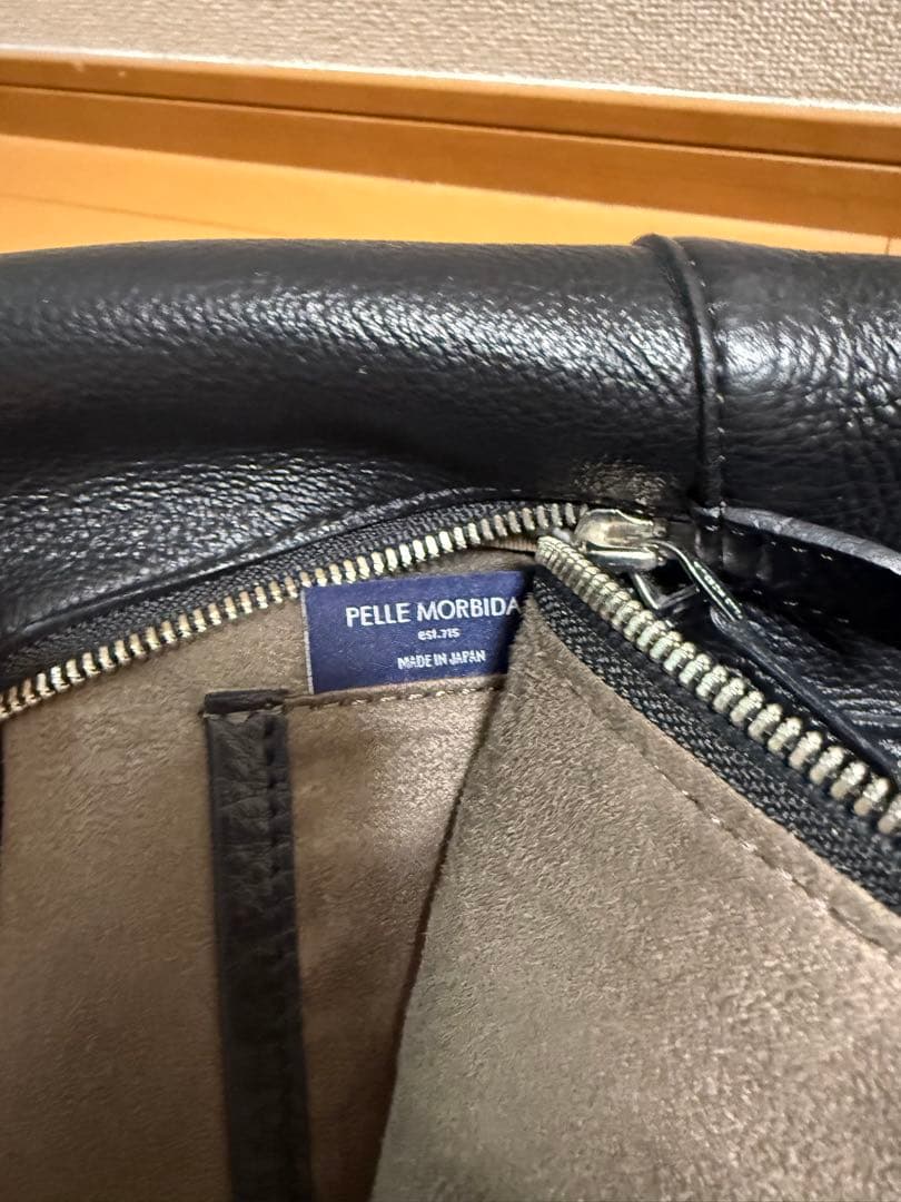 ペッレモルビダ バックパック 黒 レザーリュック