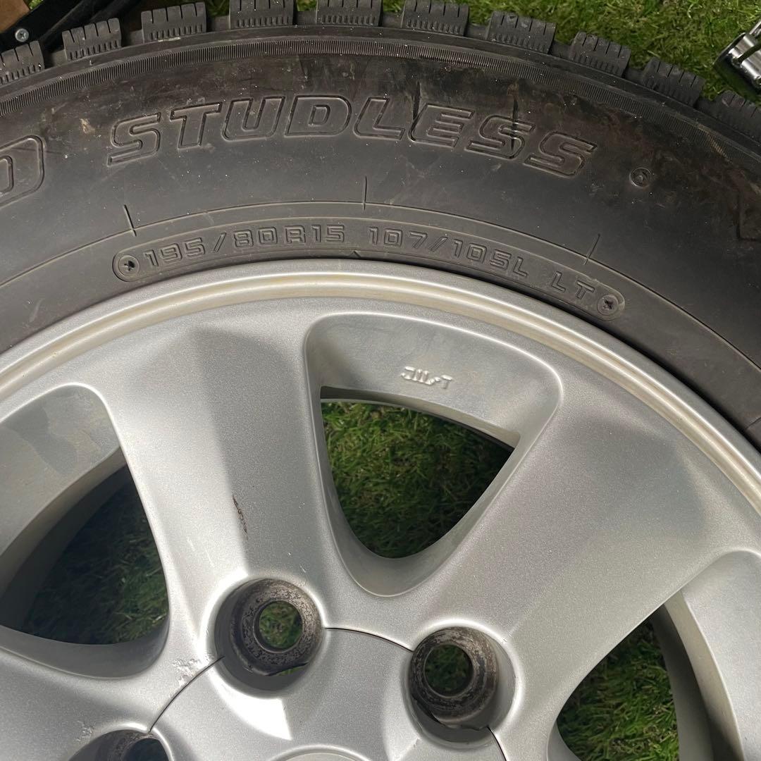 大特価⭐︎履き替えるなら　トヨタ純正ハイエース純正アルミが売りの4本セット