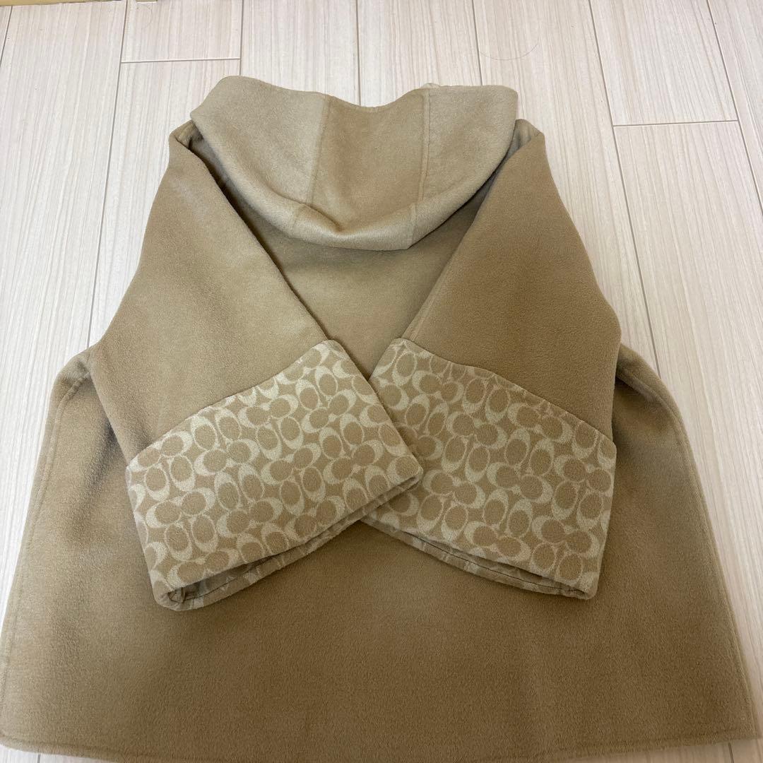 COACH フード付きベージュポンチョ