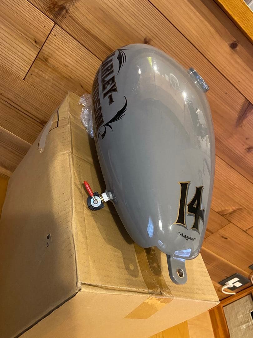 ダイナ　ハーレー　ピーナツタンク