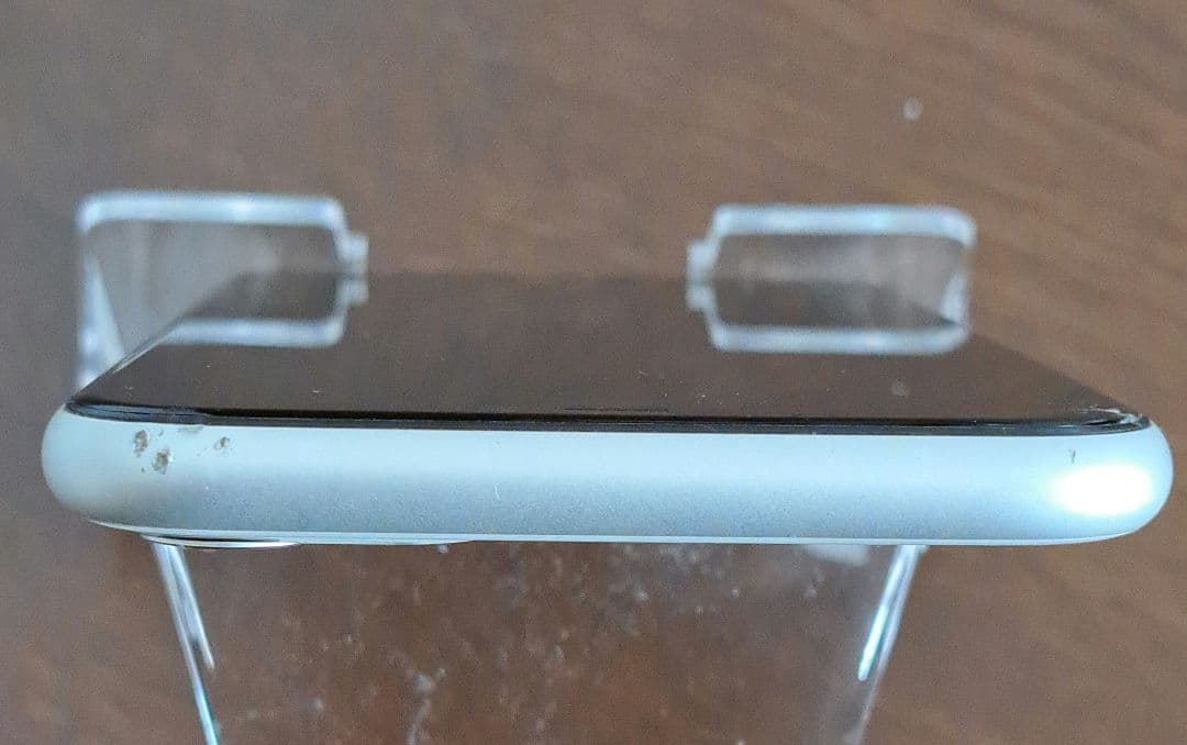 猫*ン様 Apple iPhone 11本体　ホワイト 画面割れ有り