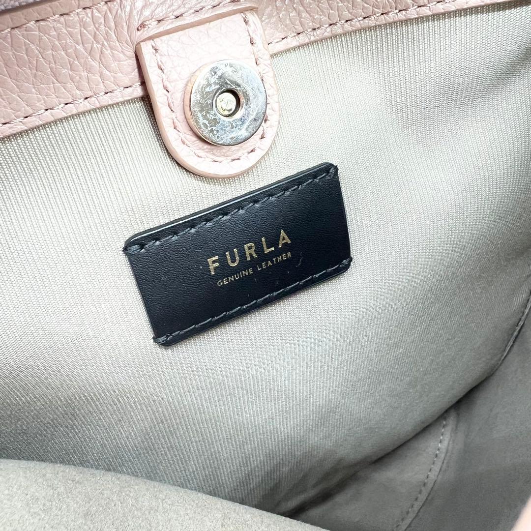 美品✨フルラ　ショルダーバッグ　ダナエ　レザー　ピンク　2way　現行