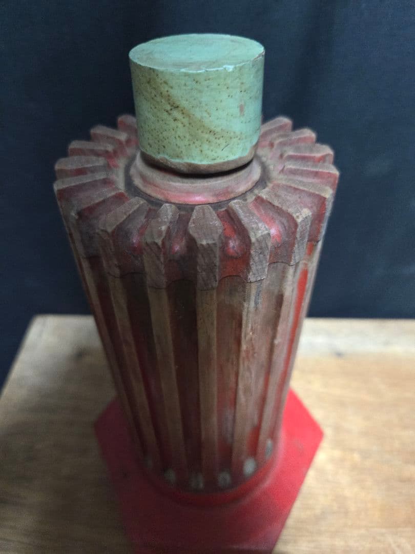 前衛的なオブジェとして古い木製の鋳造木型 製品模型現型ビンテージ アンティーク