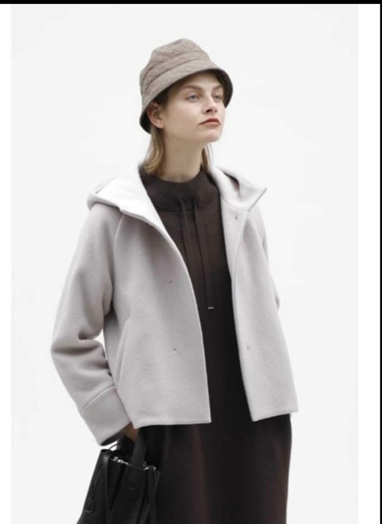 human woman アウター　コート ファインウールダブルモッサ　Sサイズ