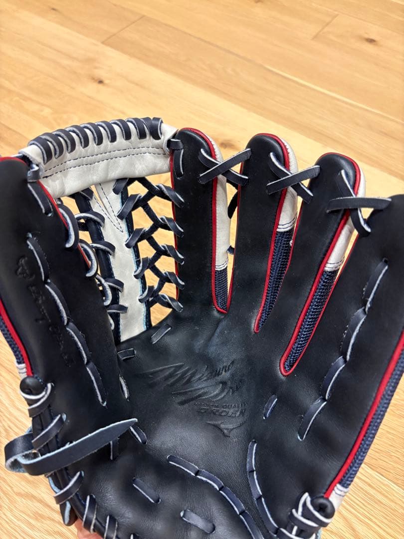 Mizuno 軟式グローブ（近藤モデル）　右投げ　外野用