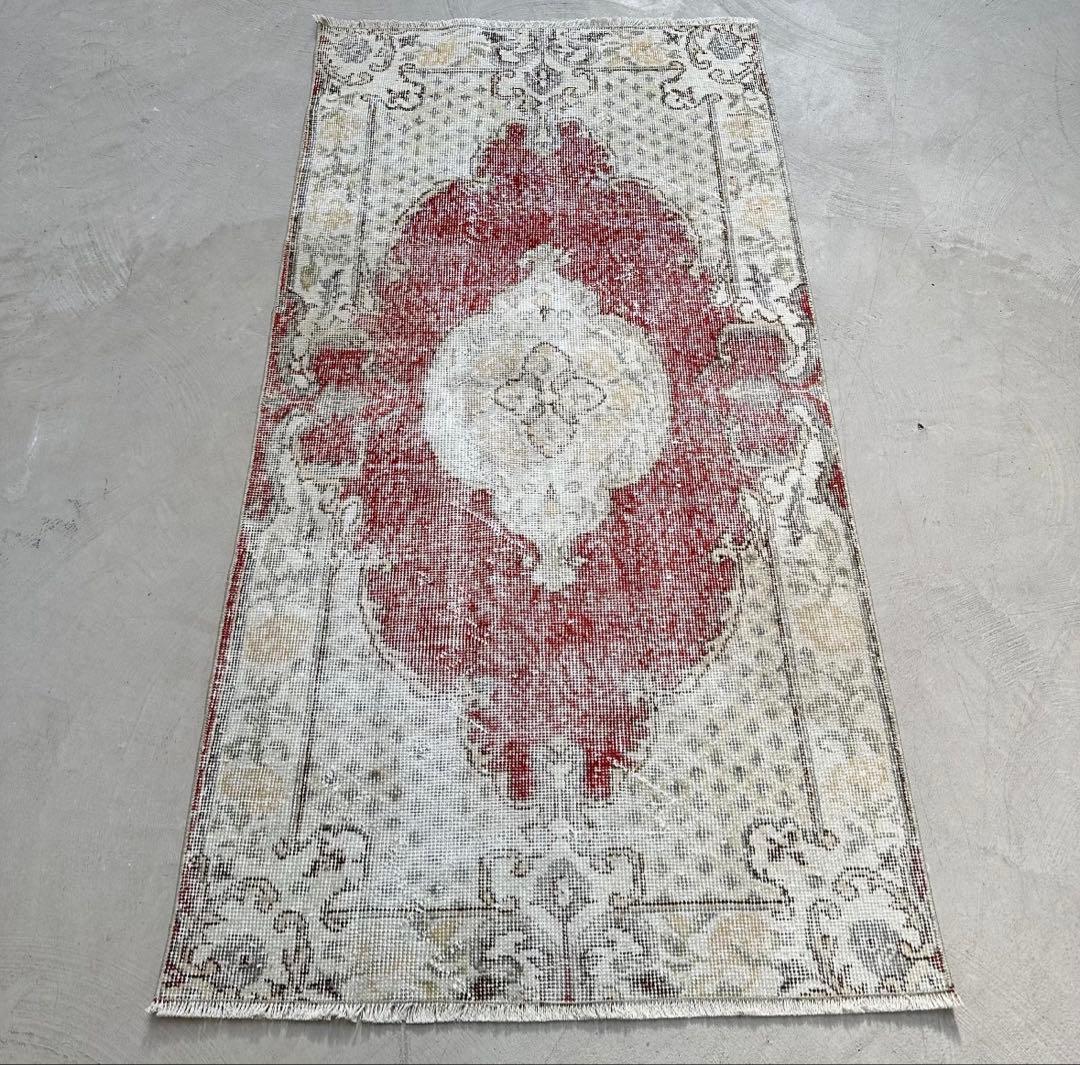 アンティークレッド　ベージュラグ　87×169 メダリオン　トルコラグ