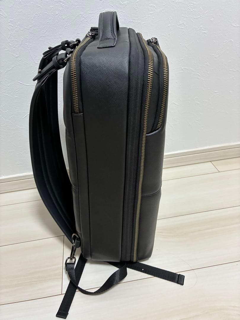 Evoon 本革 マルチビジネスリュック