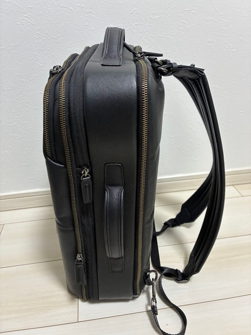 Evoon 本革 マルチビジネスリュック