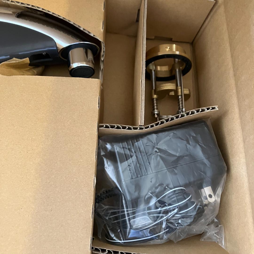 未使用　TOTO 自動水栓 TEK34UP シングル混合水栓 AC100V