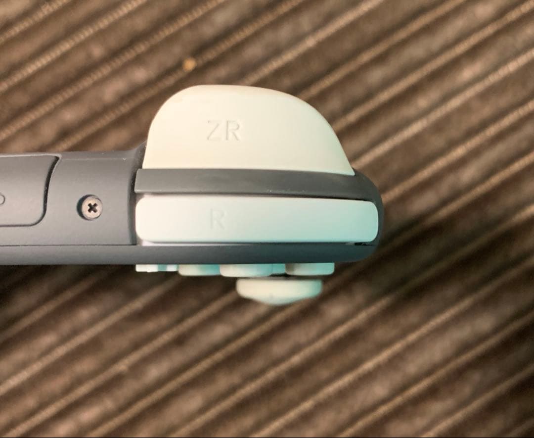 ニンテンドースイッチ　ライト　グレー　新品同様