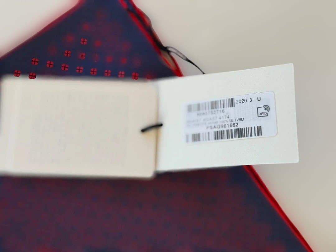 GUCCI シルクハンカチ ネイビー/レッド