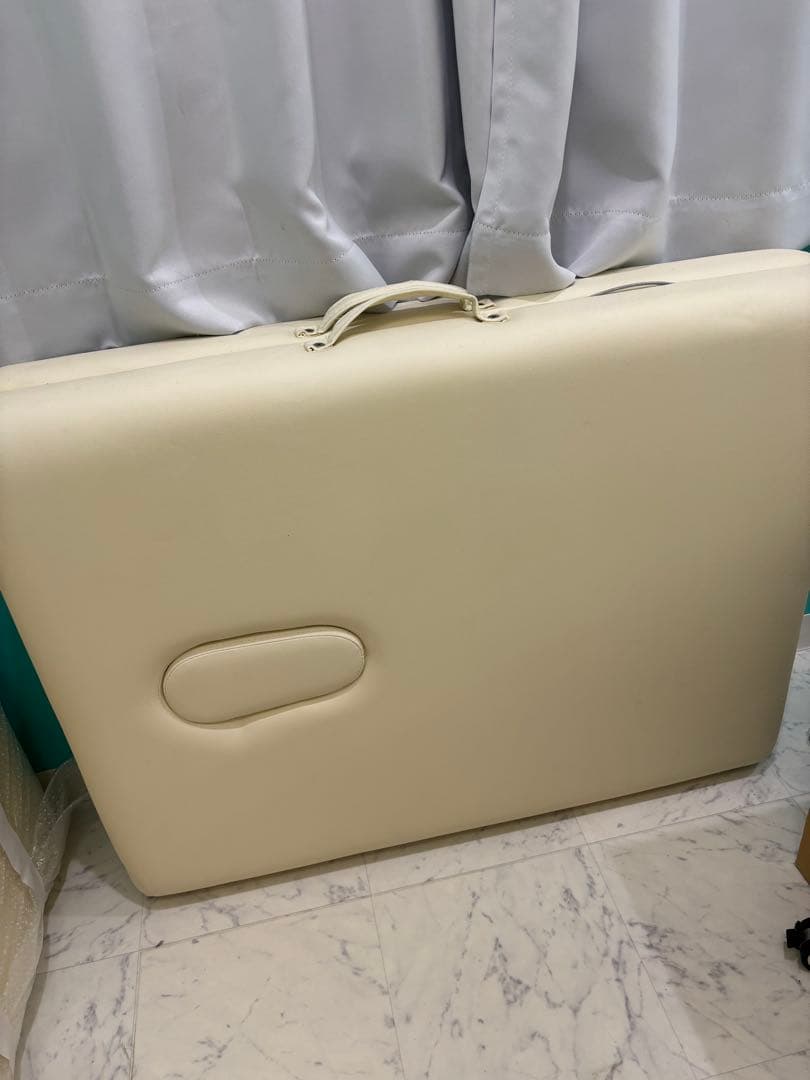 エステ/軽量折りたたみマッサージベッド